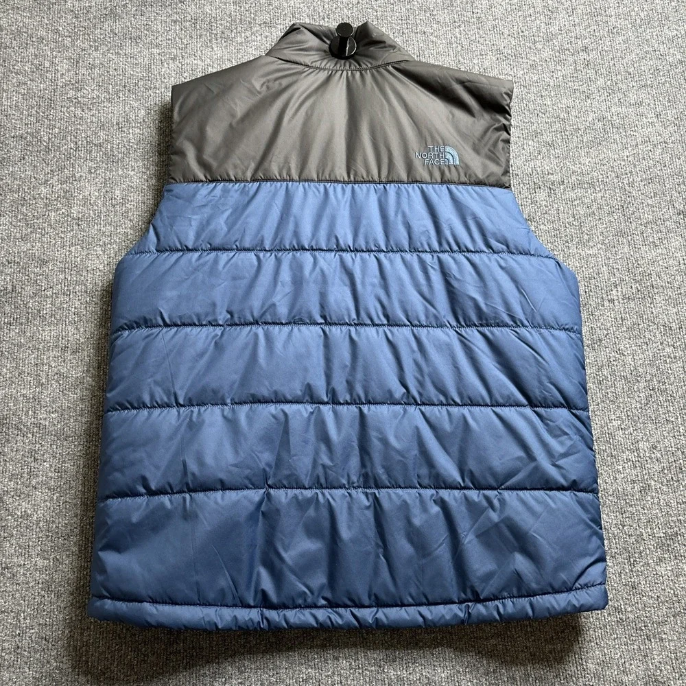 The North Face Everyday Insulated Vest Mens L Shady Blue Black Embroidered NWT